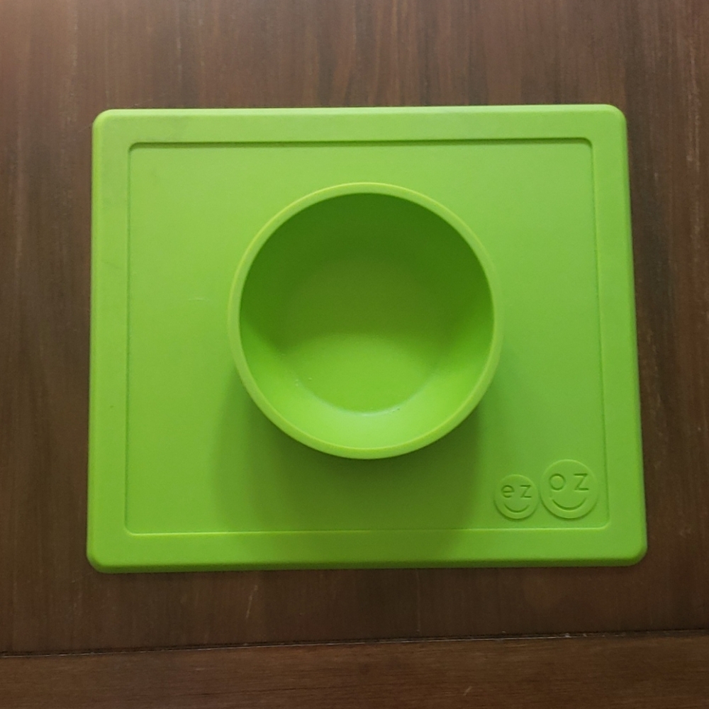 EZ PZ silicone mat bowl